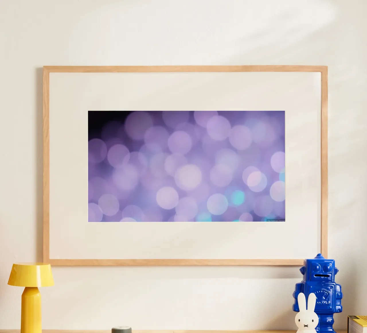 Sfondo bokeh con luci soffuse viola e blu carta hahnemühle da DesignDoodle