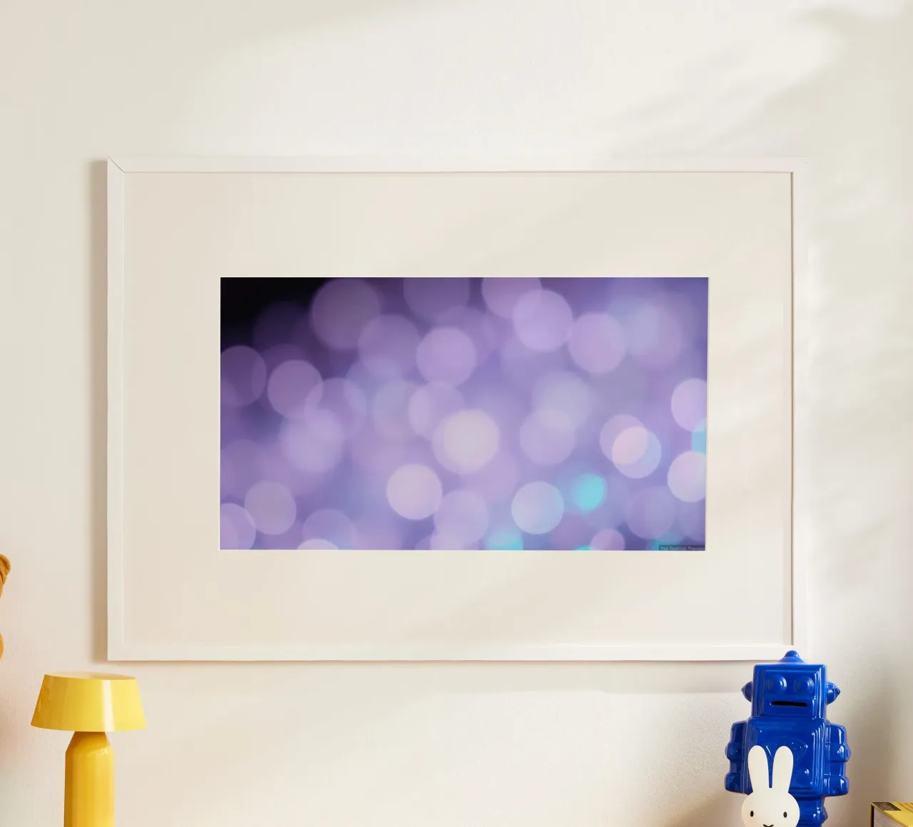 Sfondo bokeh con luci soffuse viola e blu carta hahnemühle da DesignDoodle