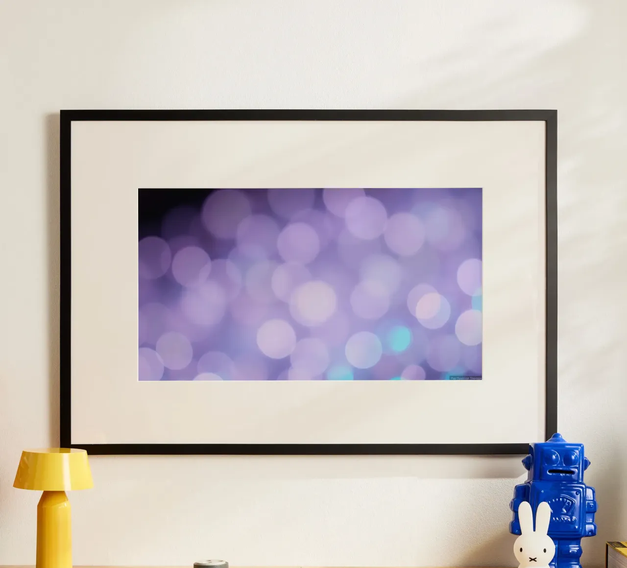 Sfondo bokeh con luci soffuse viola e blu carta hahnemühle da DesignDoodle