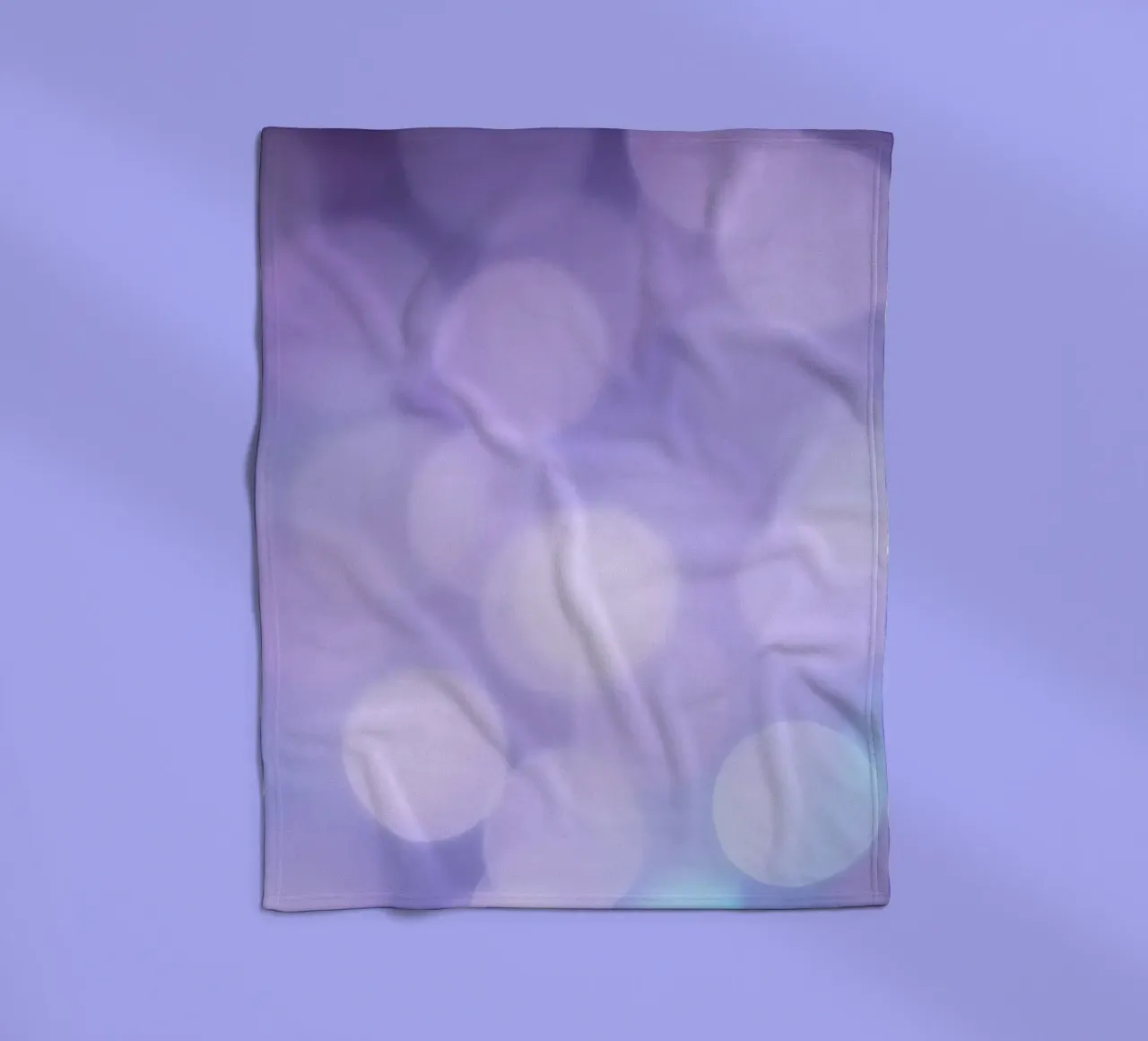 Sfondo bokeh con luci soffuse viola e blu coperta in pile da DesignDoodle