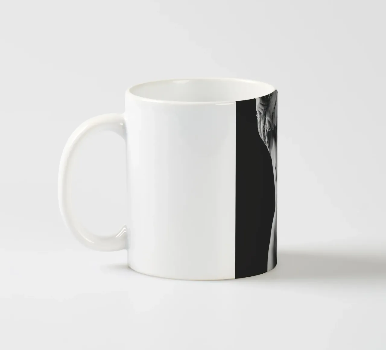 Iveta and a jumper Keramik Tasse von Dave Hare Photography