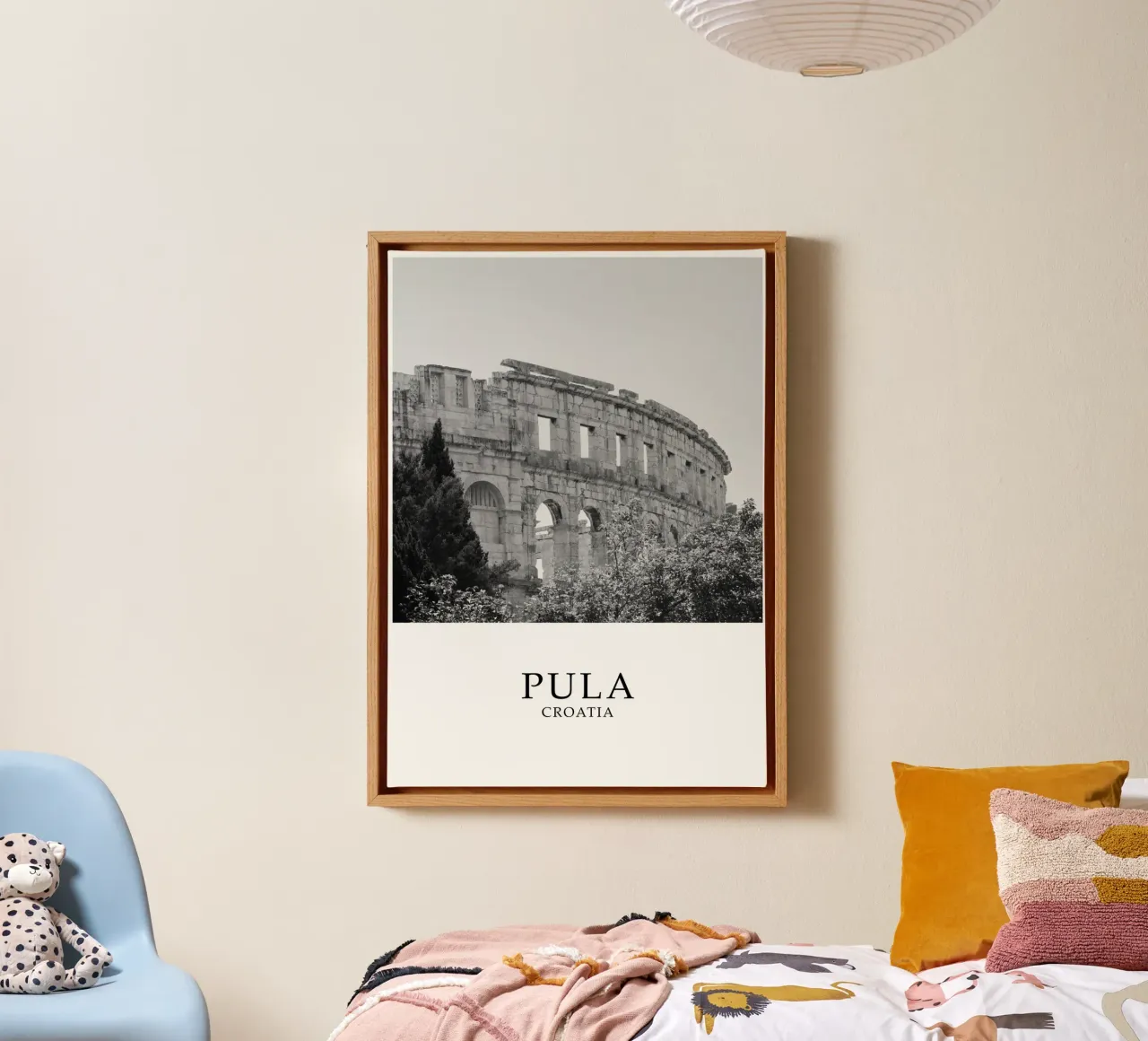 Pula Istria Croatia Amphitheatre Scene Greyscale toile de Charnwood Prints