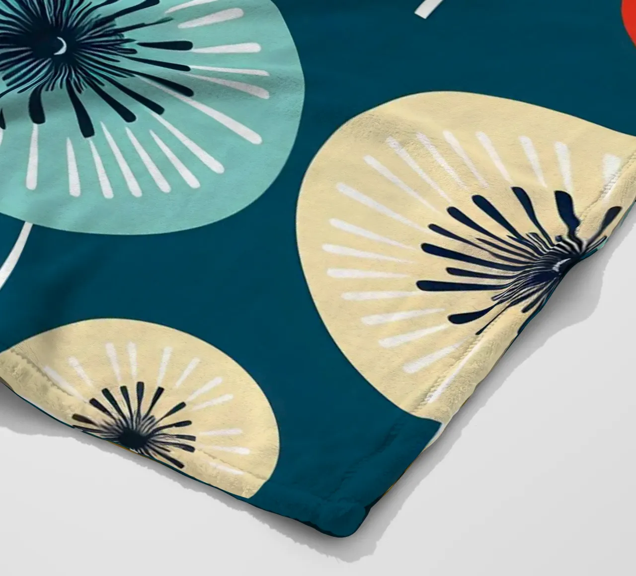 Dandelion retrò pop coperta in pile da Botanical Pattern House
