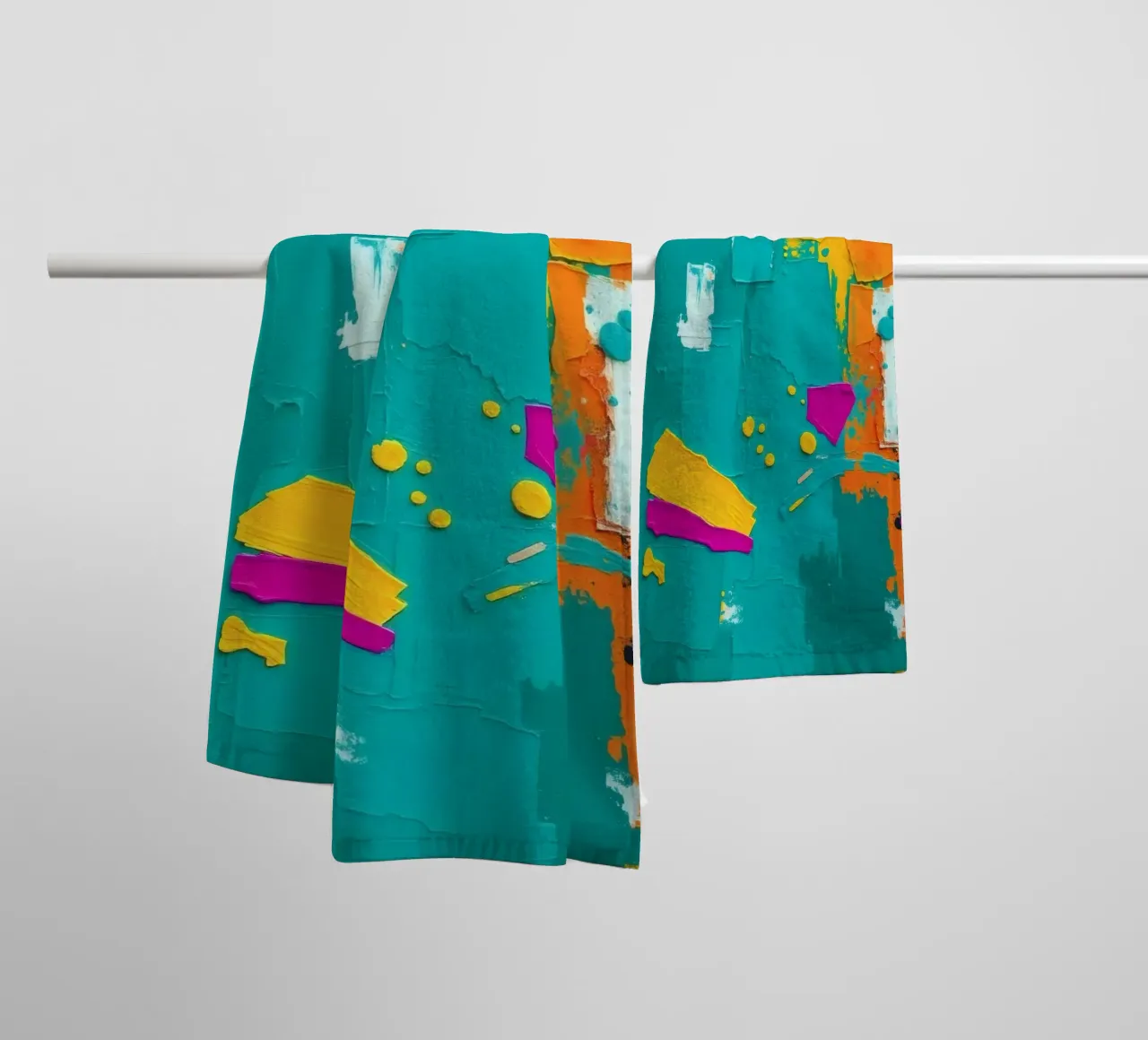 abstract kunstwerk met felle kleuren en structuurborstels badhanddoek van DesignDoodle