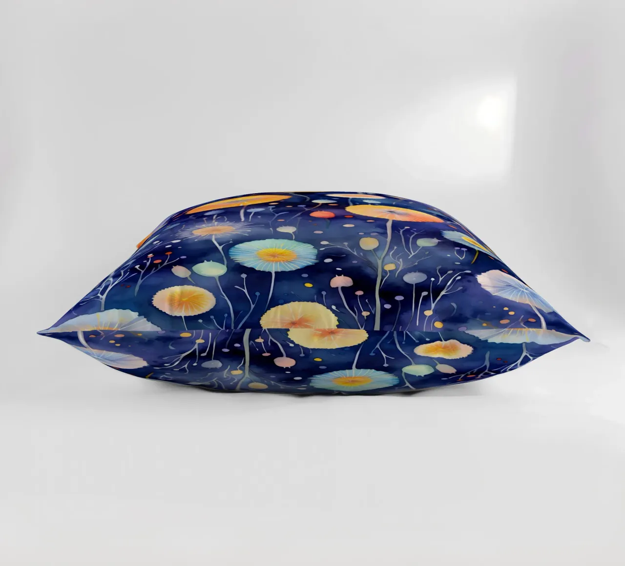 Denti di leone cosmici cuscino da Botanical Pattern House
