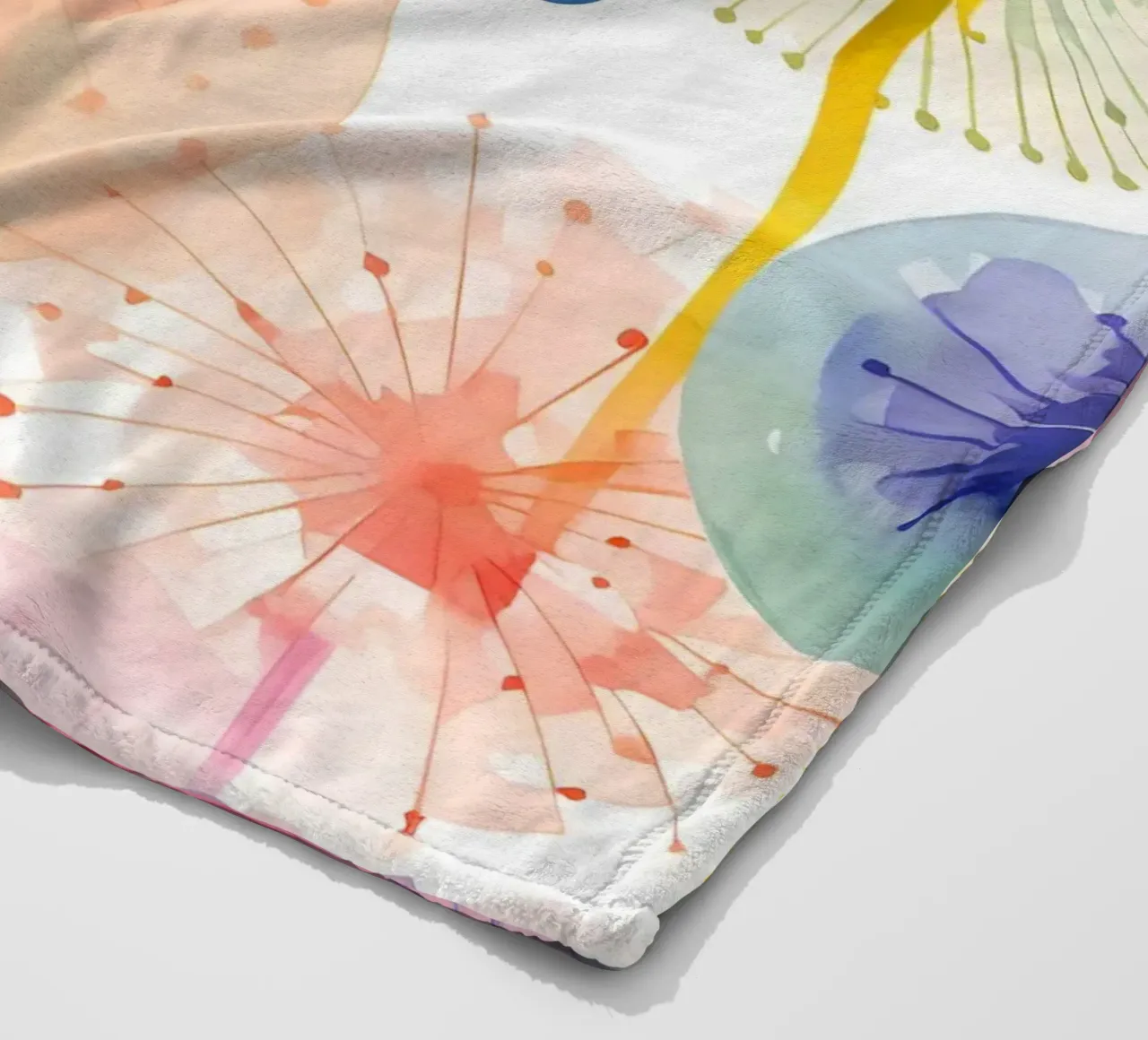 Denti di leone ad occhi aperti coperta in pile da Botanical Pattern House