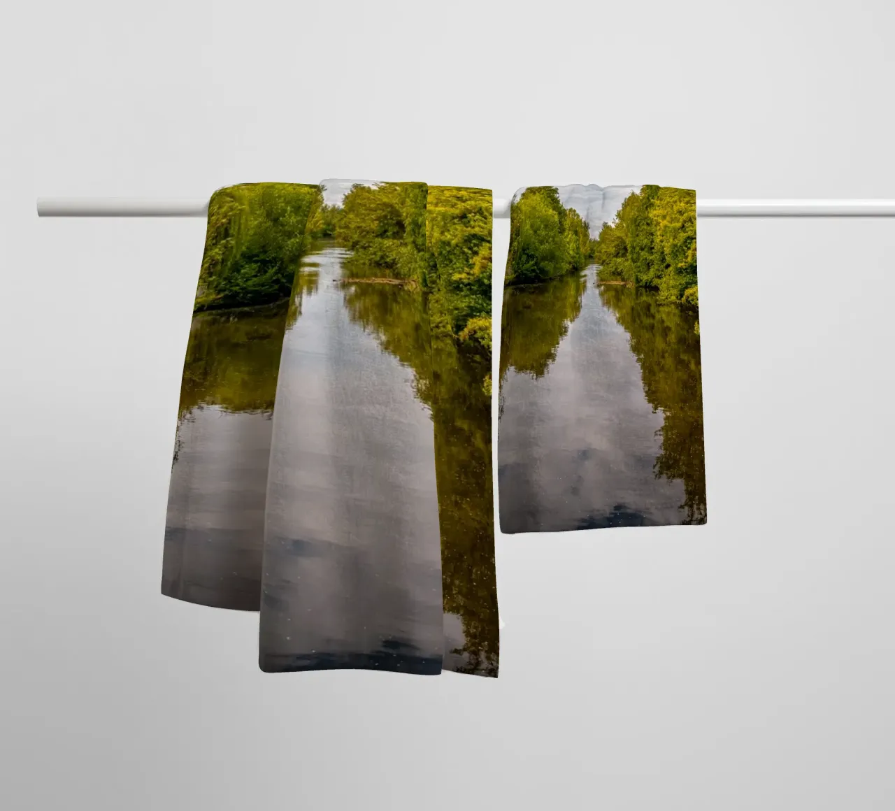 View of the river Saale with reflections of the trees on the bank towel by Marcus Beckert | Fotografie
