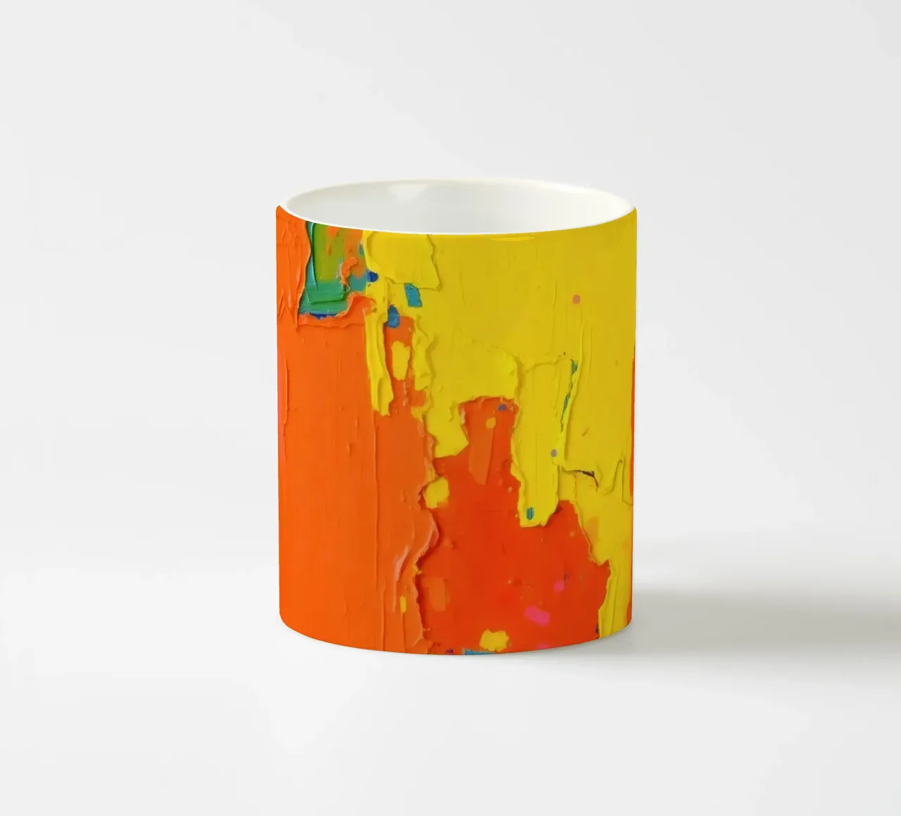 pittura astratta con colori vivaci e texture a macchia d'olio tazza in ceramica da DesignDoodle