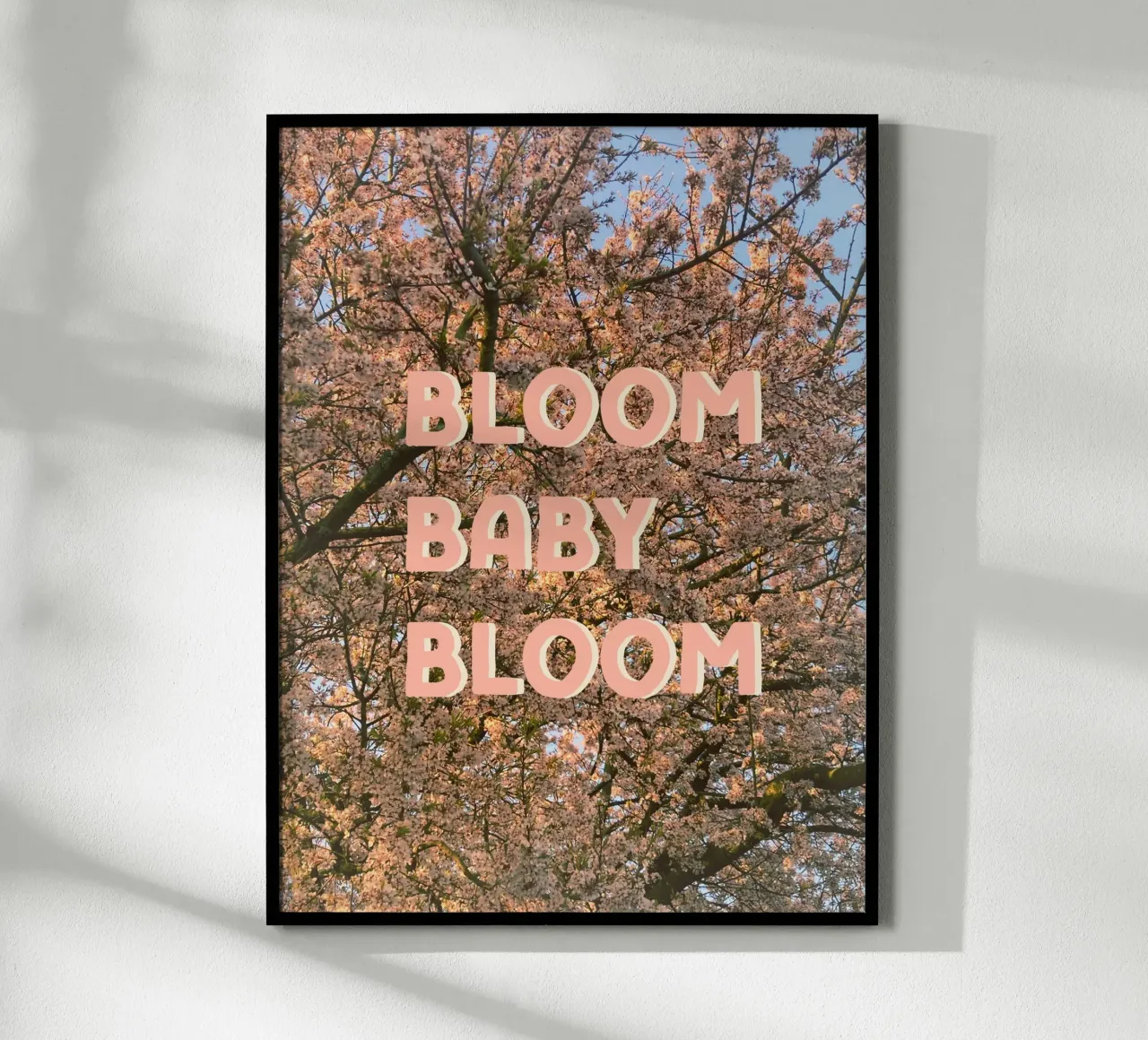 Bloom Baby Bloom poster con telaio in legno da Nordic Vibes
