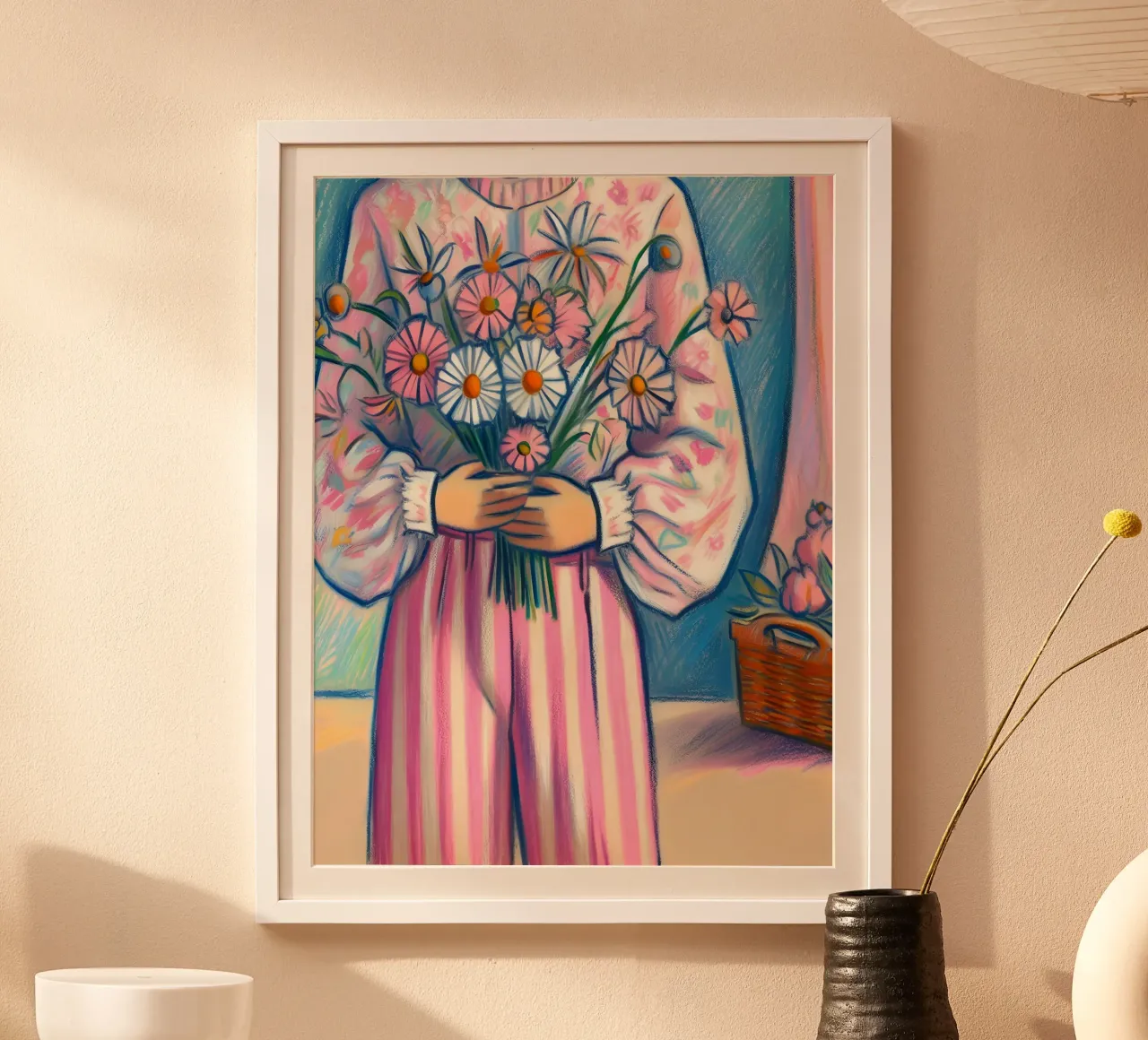 DONNA CALMA CON FIORI IN MANO RITRATTO poster con telaio in legno da ARTOMATIC