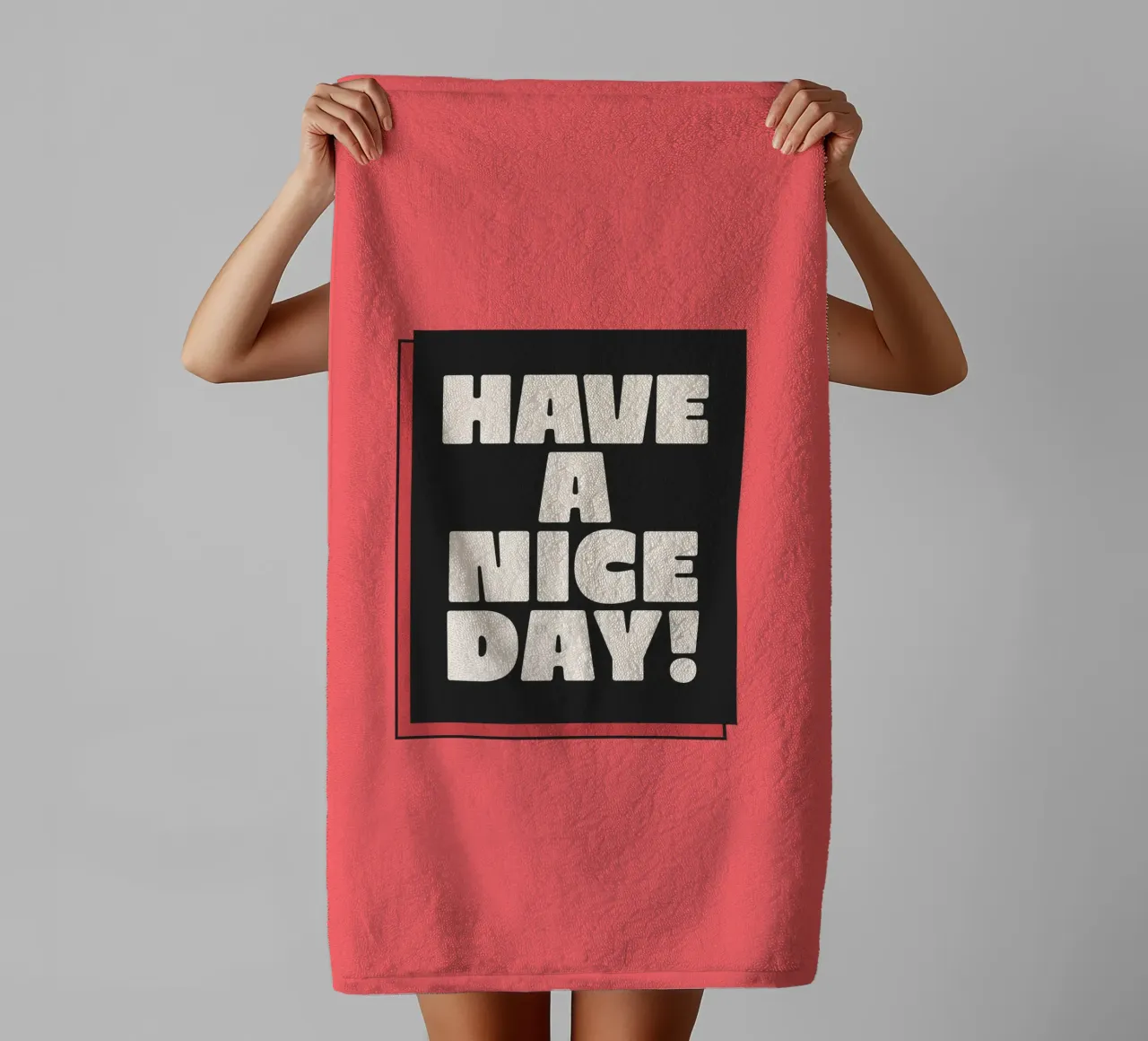 Have a Nice Day Retro Typography Print Rojo Rosa Negro toalla de baño de THE MOTIVATED TYPE