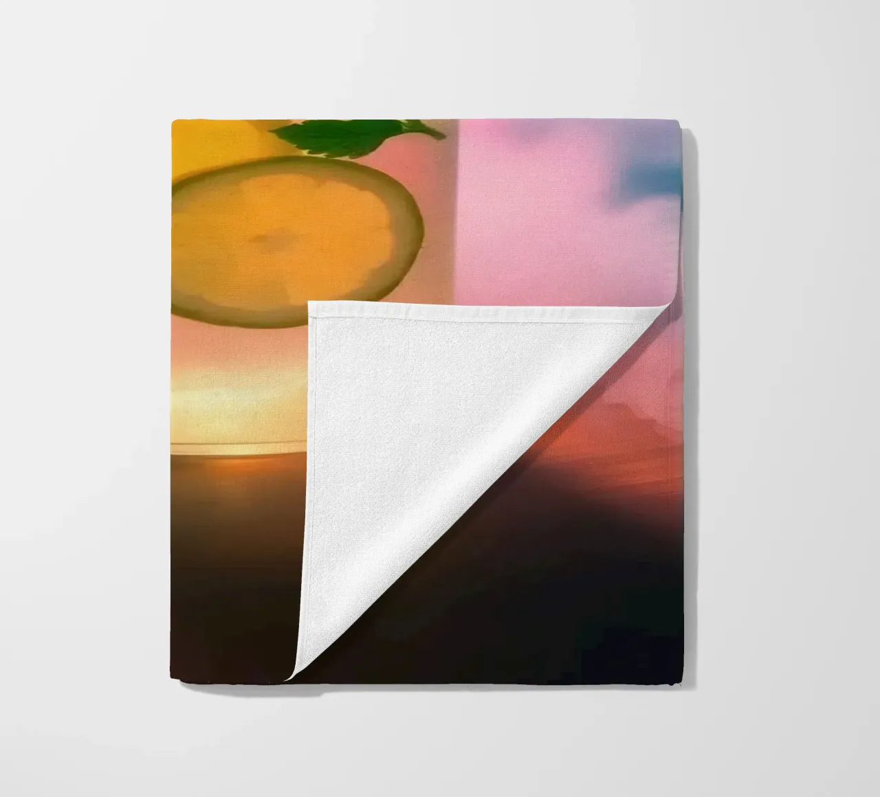 Bevanda rinfrescante con lime e menta circondata da colori telo mare da DesignDoodle