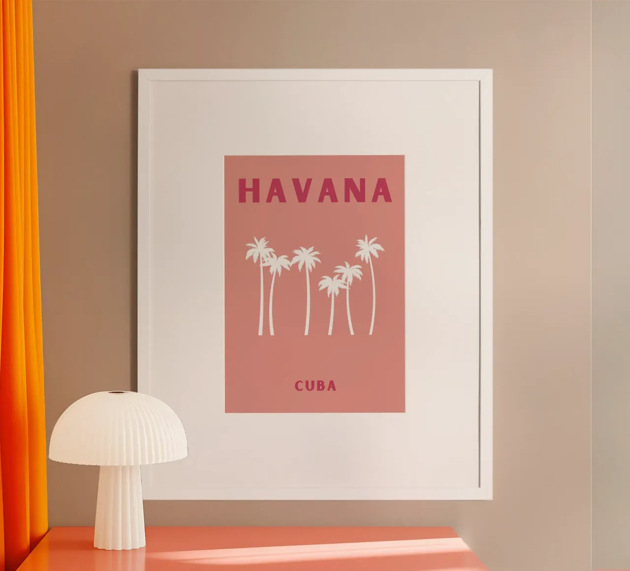 Palma rosa, stampa pop art retrò della spiaggia tropicale poster con telaio in legno da NorwesClub
