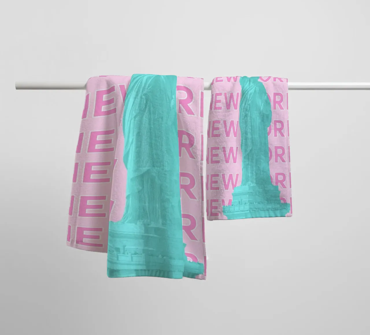 Statua della Libertà rosa, stampa pop art retrò di New York asciugamano da bagno da NorwesClub