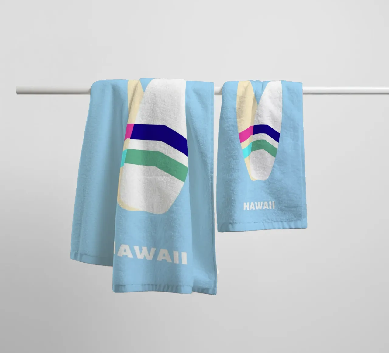 Planche de surf rétro tropicale Jaune Bleu Pop Art Beach Print serviette de bain de NorwesClub