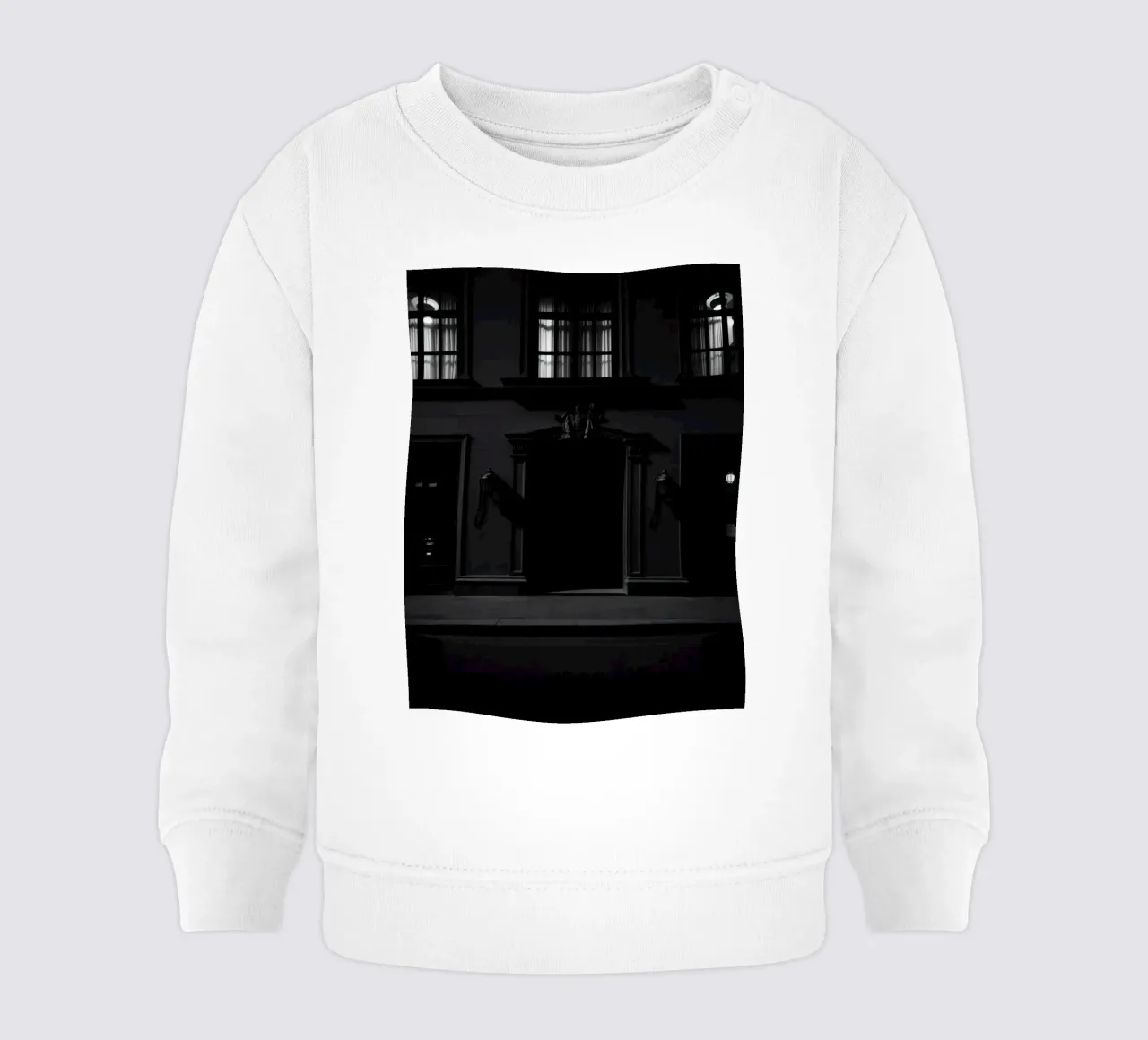 Ombre all'ingresso di un edificio storico di notte felpa neonato da DesignDoodle
