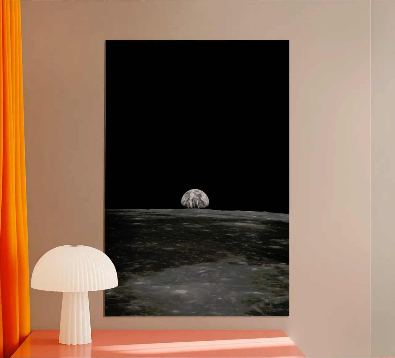 Earth Rising Over Moon's Horizon II poster con telaio in alluminio da Vintage by JUNIQE