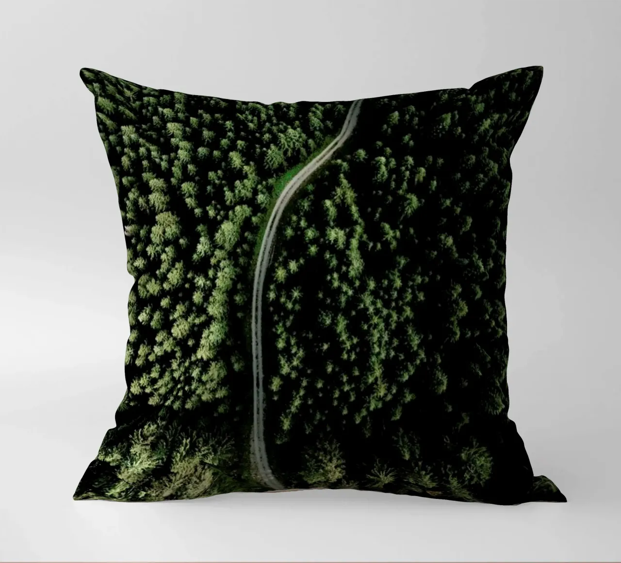 Street Through The Forest - Edition 2 cuscino da Sebastian Hilgetag