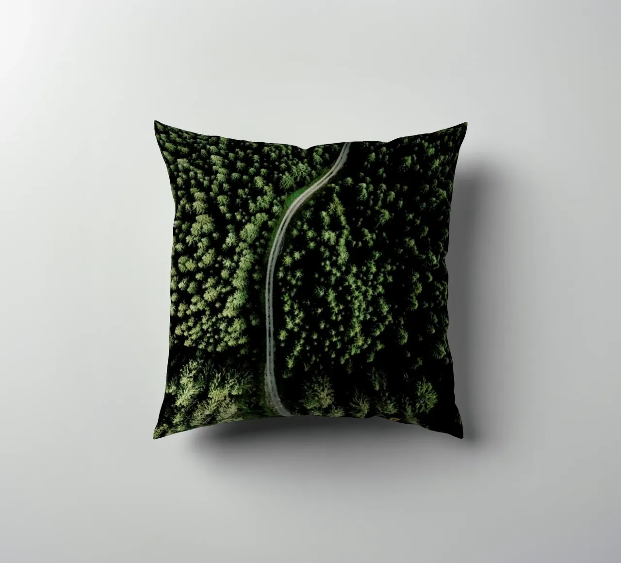 Street Through The Forest - Edition 2 cuscino da Sebastian Hilgetag