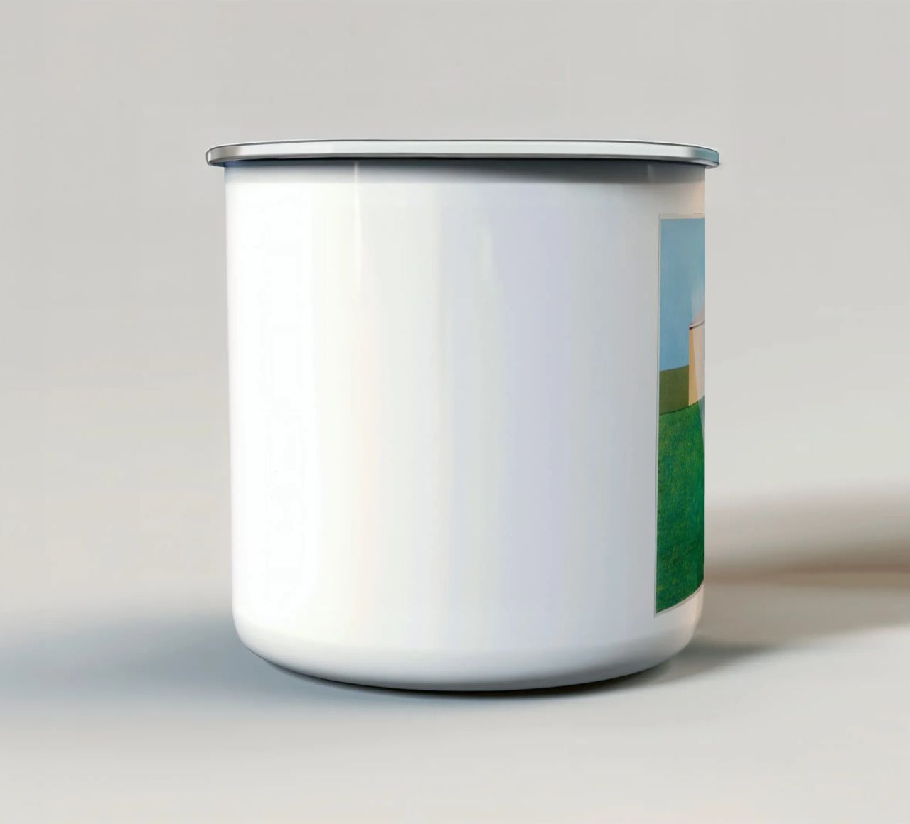 Un irrigatore per prato tazza in smalto da khanrosie