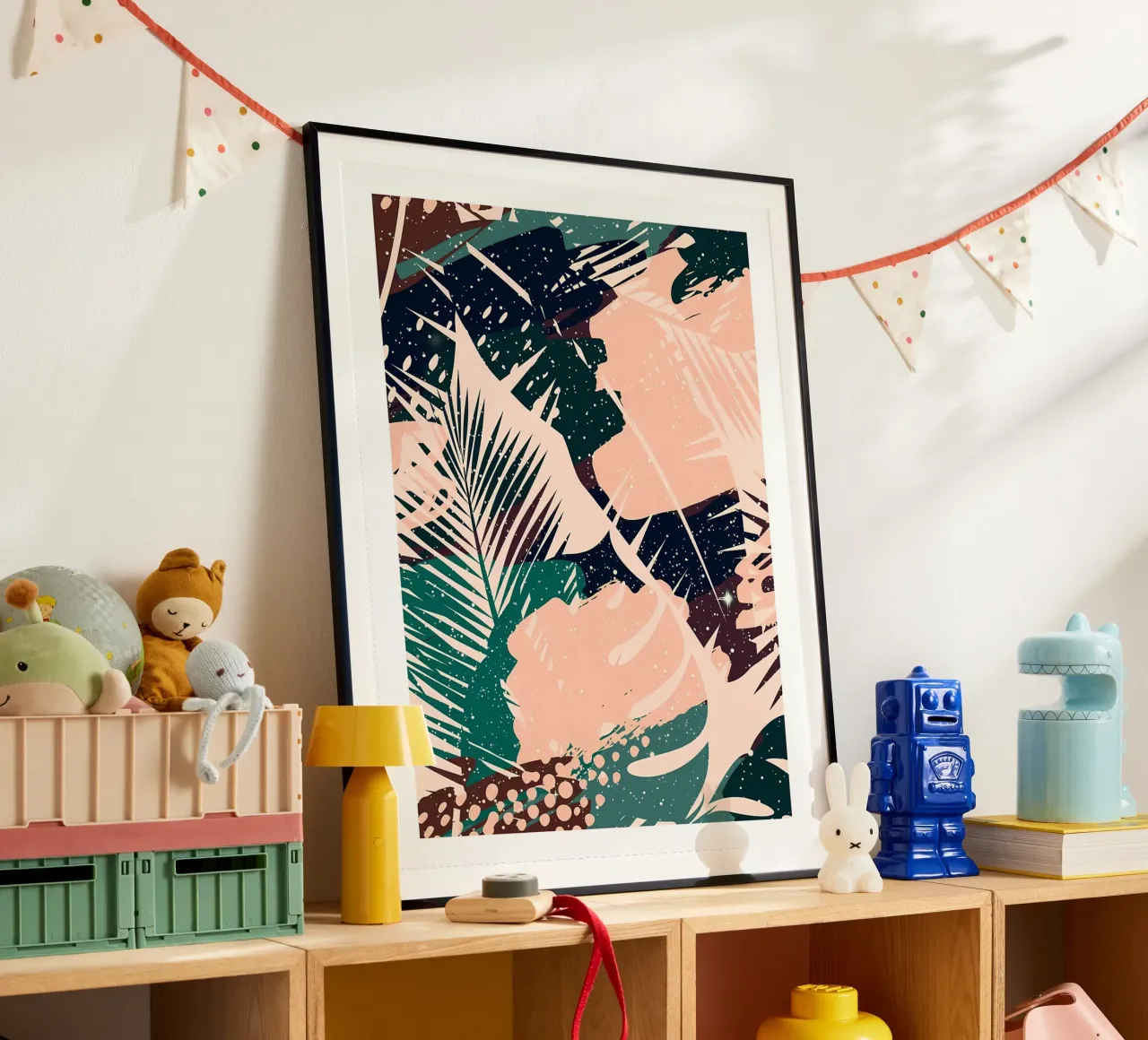 bladeren abstracte vormen stippen tropisch gebladerte palmbladeren poster met houten frame van Janine P McGuire