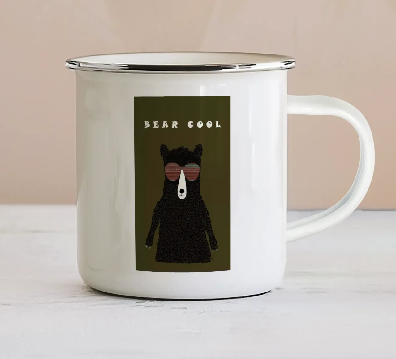 bear cool tazza in smalto da Brian Buckley