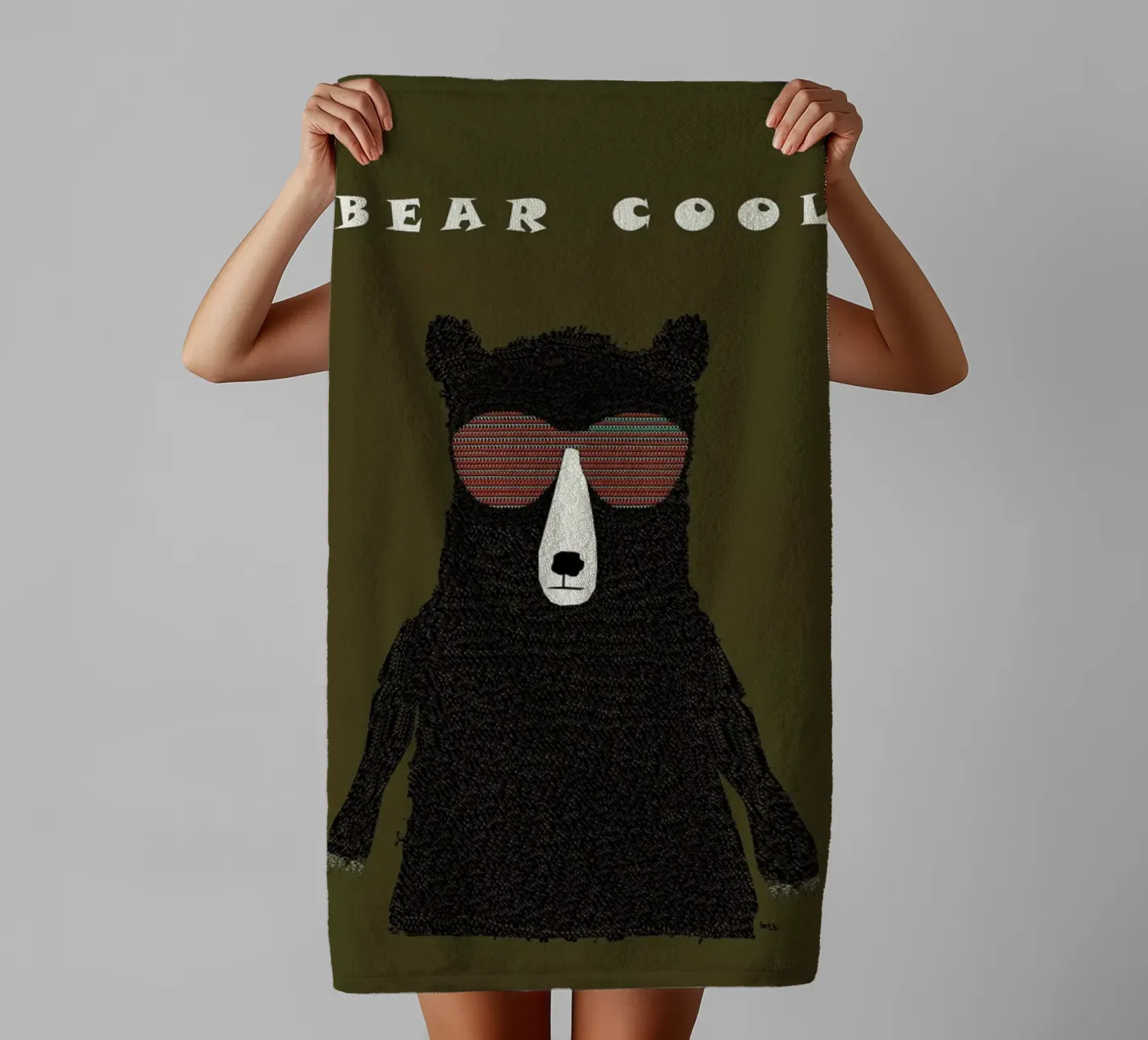bear cool badhanddoek van Brian Buckley