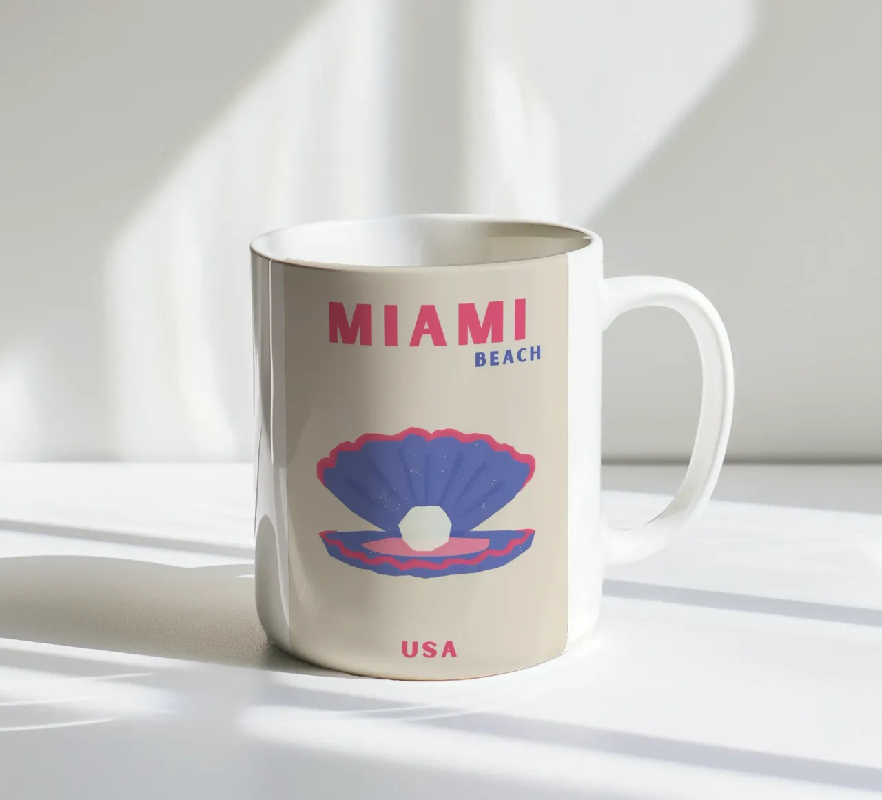 Miami Parel: Pop Art Strand Charme - Kust, Retro, Esthetisch keramische mok van NorwesClub