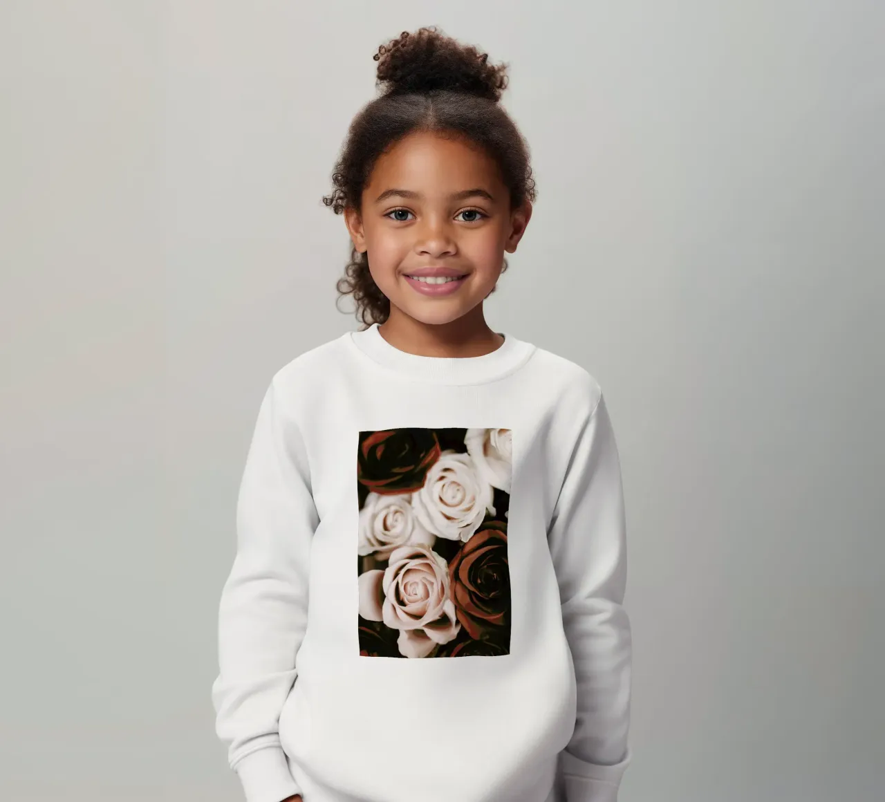 Mocca And Cream Roses felpa bambino da Ingrid Beddoes