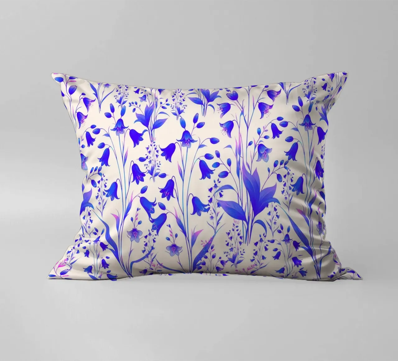 Campanule blu e rosa cuscino da SilverPegasus