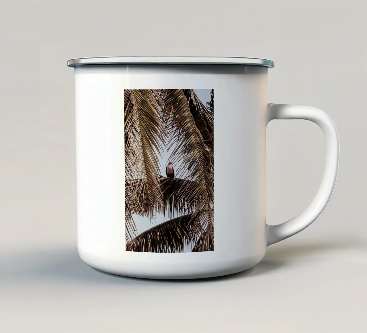 Eagle tazza in smalto da Victoria Frost