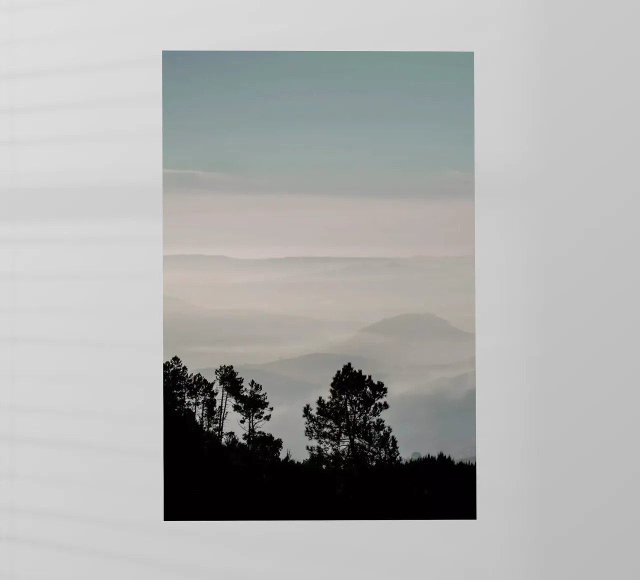 Mountain Range pellicola backlit da Ingrid Beddoes