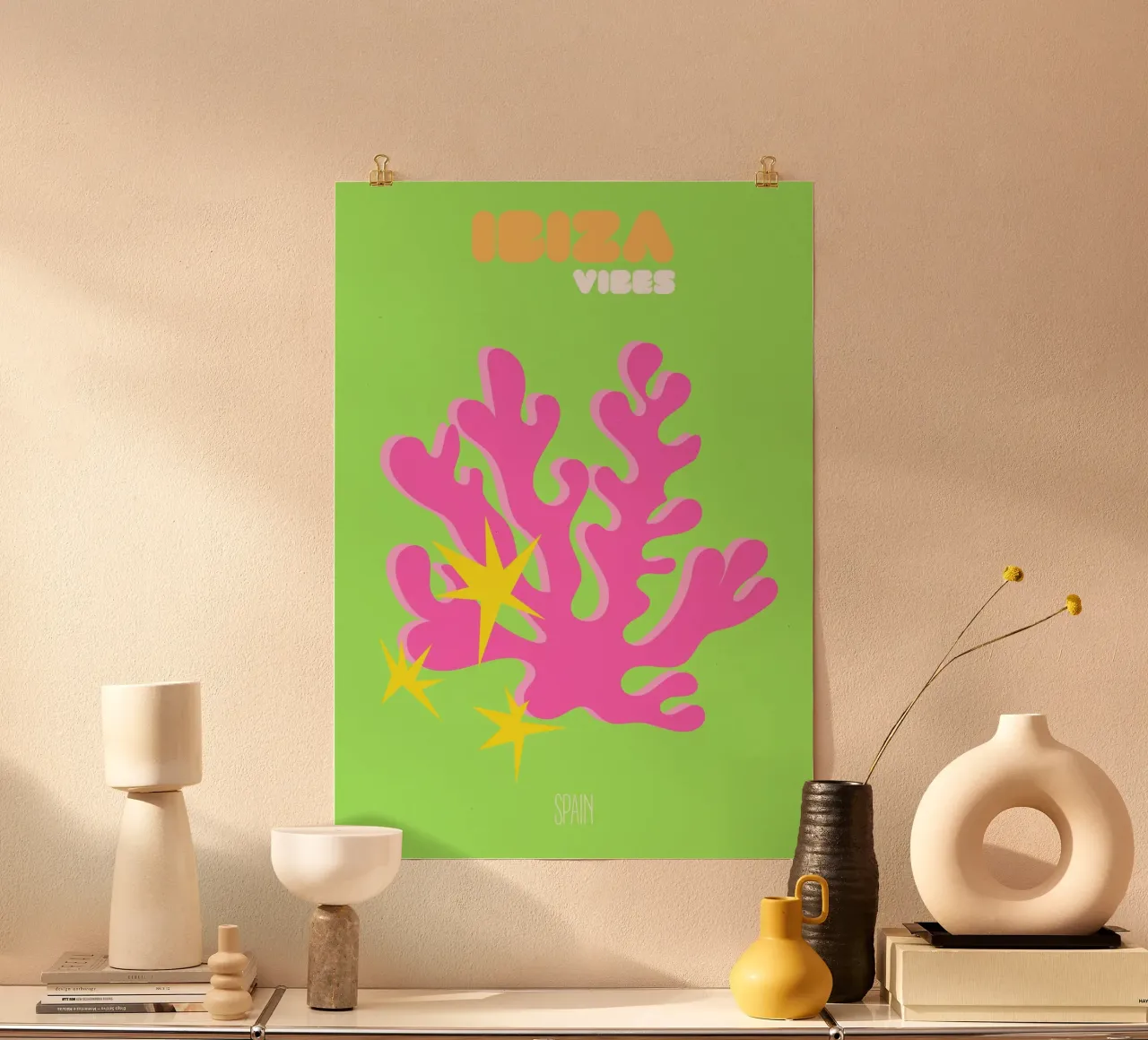 Ibiza Glow: Corallo astratto e vibrazioni di Starburst - Arte pop al neon poster da NorwesClub