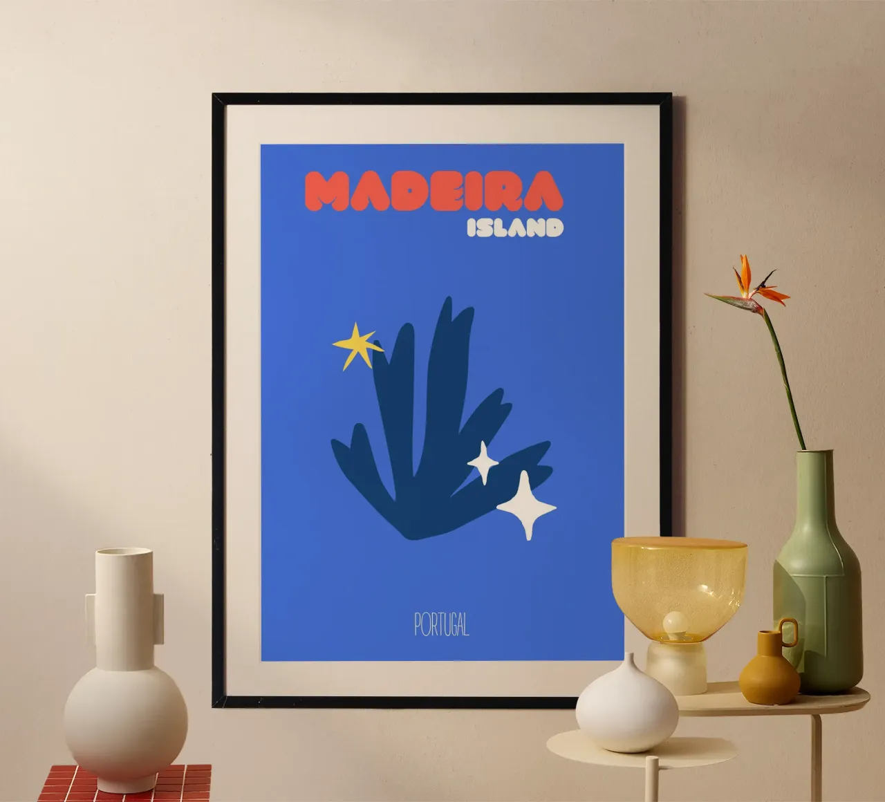 Affiche de voyage minimaliste de l'île de Madère - Impression d'art abstrait poster avec cadre en aluminium de NorwesClub