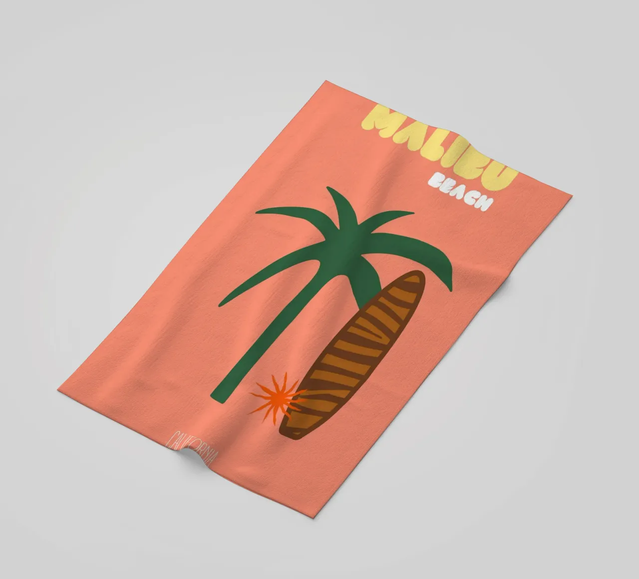 Malibu Beach Vibes - Stampa moderna di metà secolo su surf e palme telo mare da NorwesClub