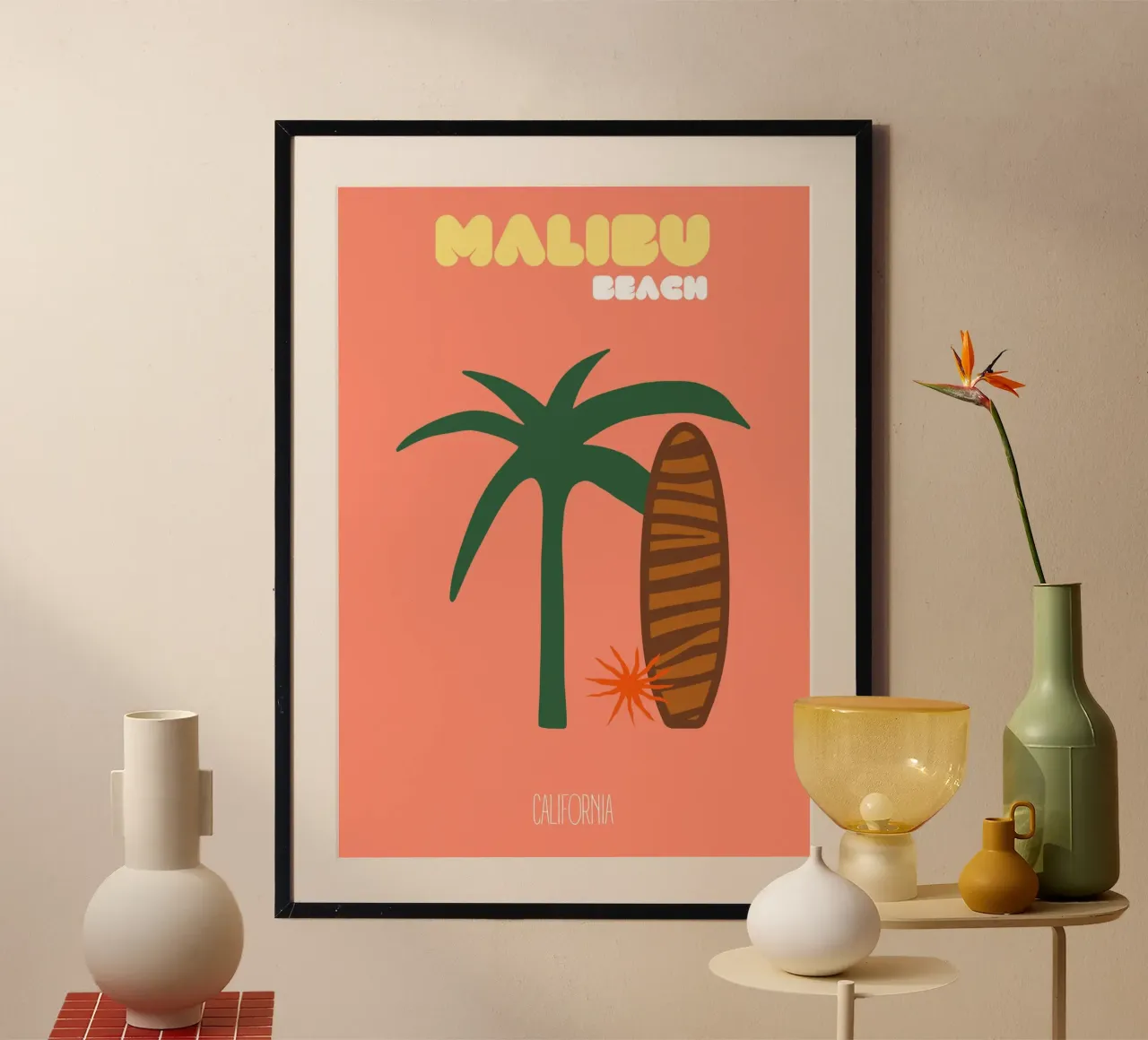 Malibu Beach Vibes - Stampa moderna di metà secolo su surf e palme poster da NorwesClub