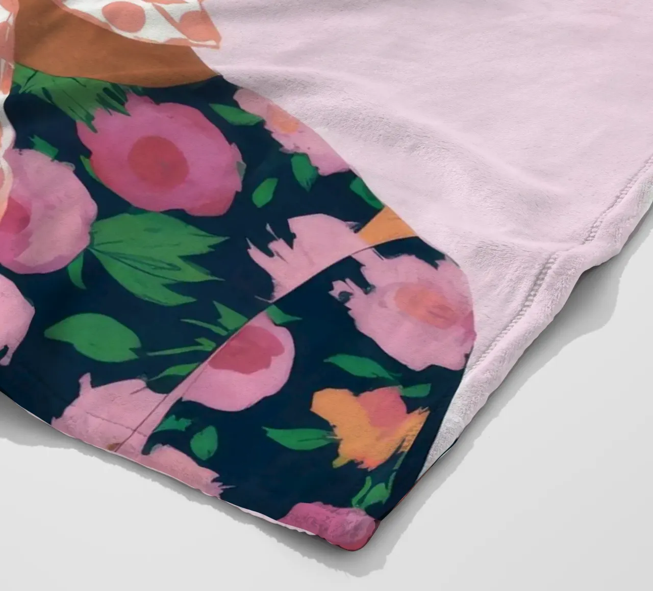 Sciarpa floreale vintage coperta in pile da Petal Canvas