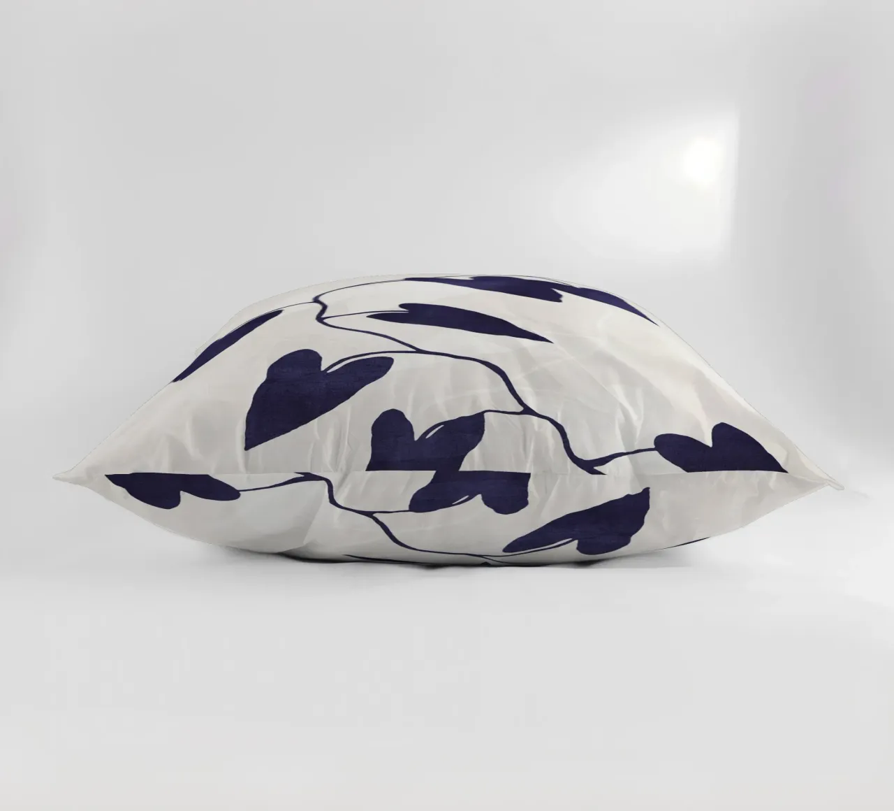 Abstract Botanical no. 8 Indigo cuscino da adrianooliveira