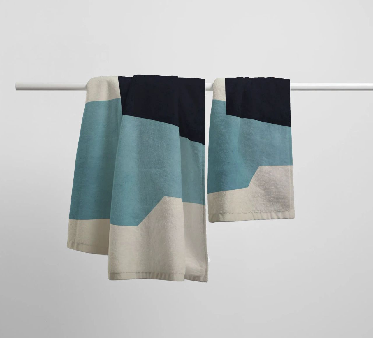Geometric Shapes no. 19 Blue toalla de baño de adrianooliveira