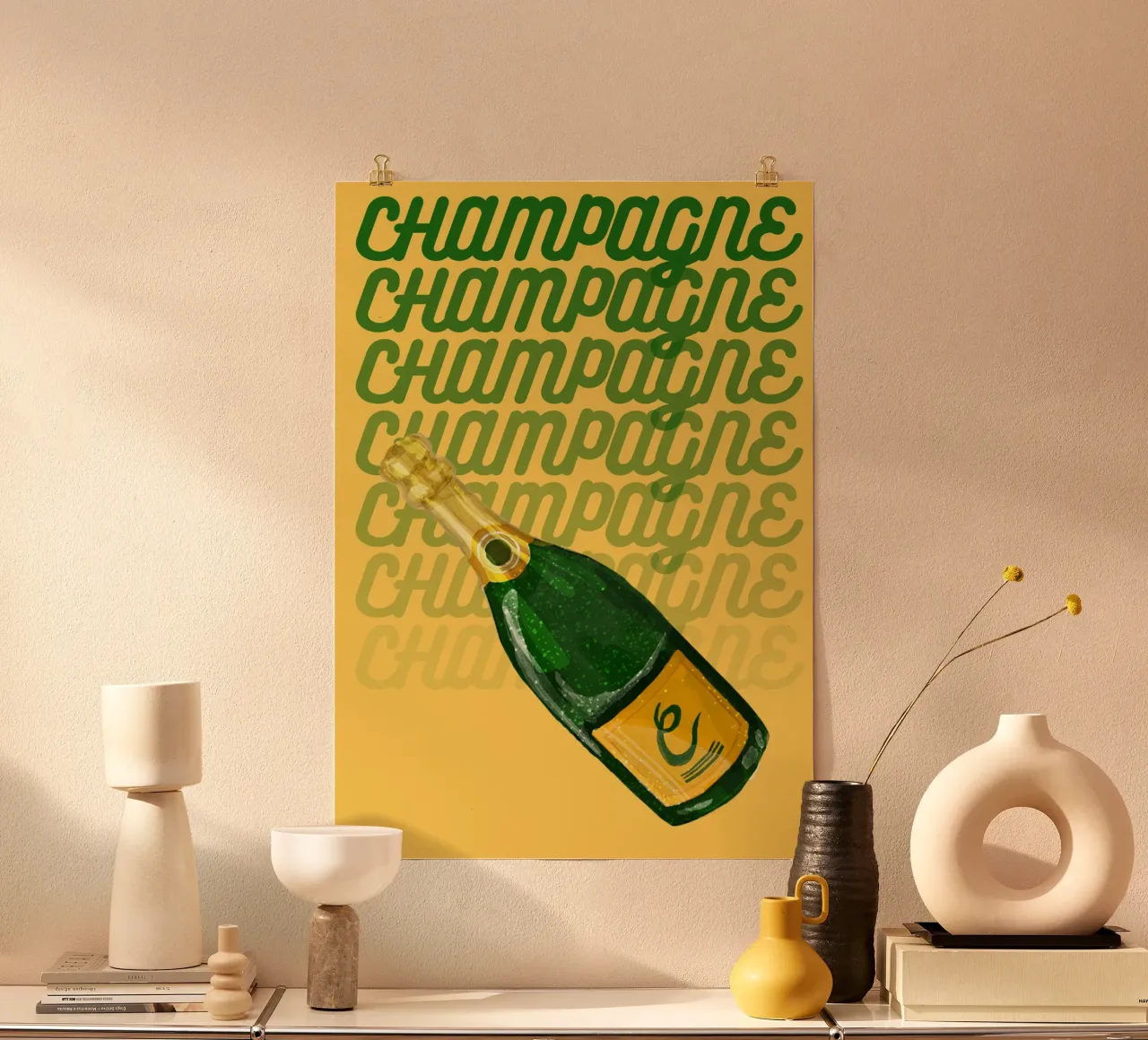 "Champagne Dreams Pop Art Print - Decorazioni festive e di tendenza". poster con telaio in legno da NorwesClub