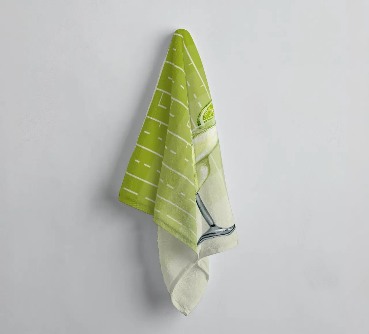 "Margarita Modern Art Print - Zesty & Refreshing Bar Decor" toalla de baño de NorwesClub