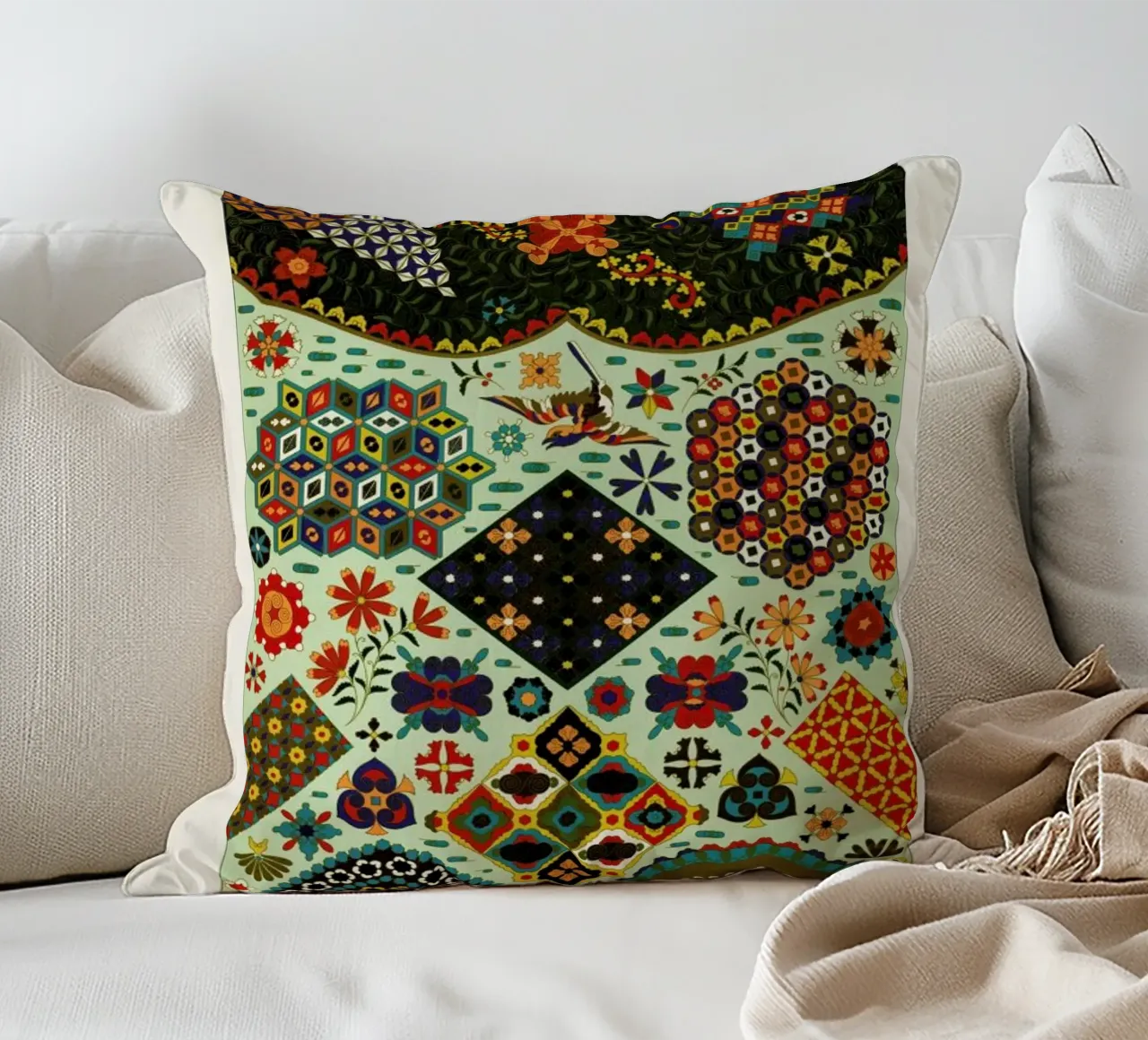 Racinet - Japanese Ornamental Pattern cuscino da Vintage by JUNIQE