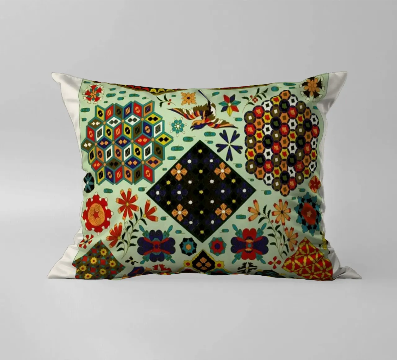 Racinet -  Japanese Ornamental Pattern cojín de Vintage by JUNIQE