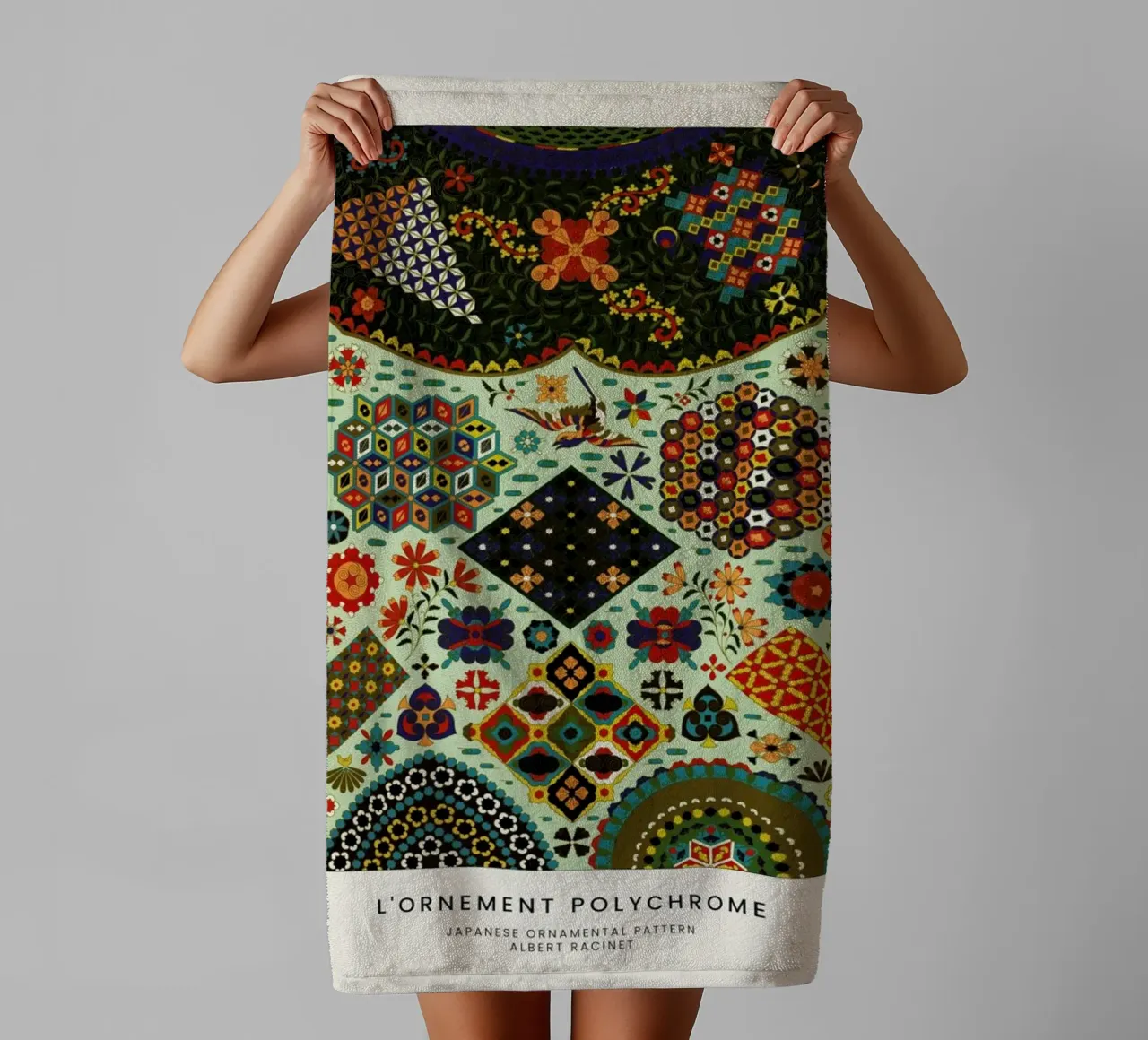 Racinet -  Japanese Ornamental Pattern Handtuch von Vintage by JUNIQE