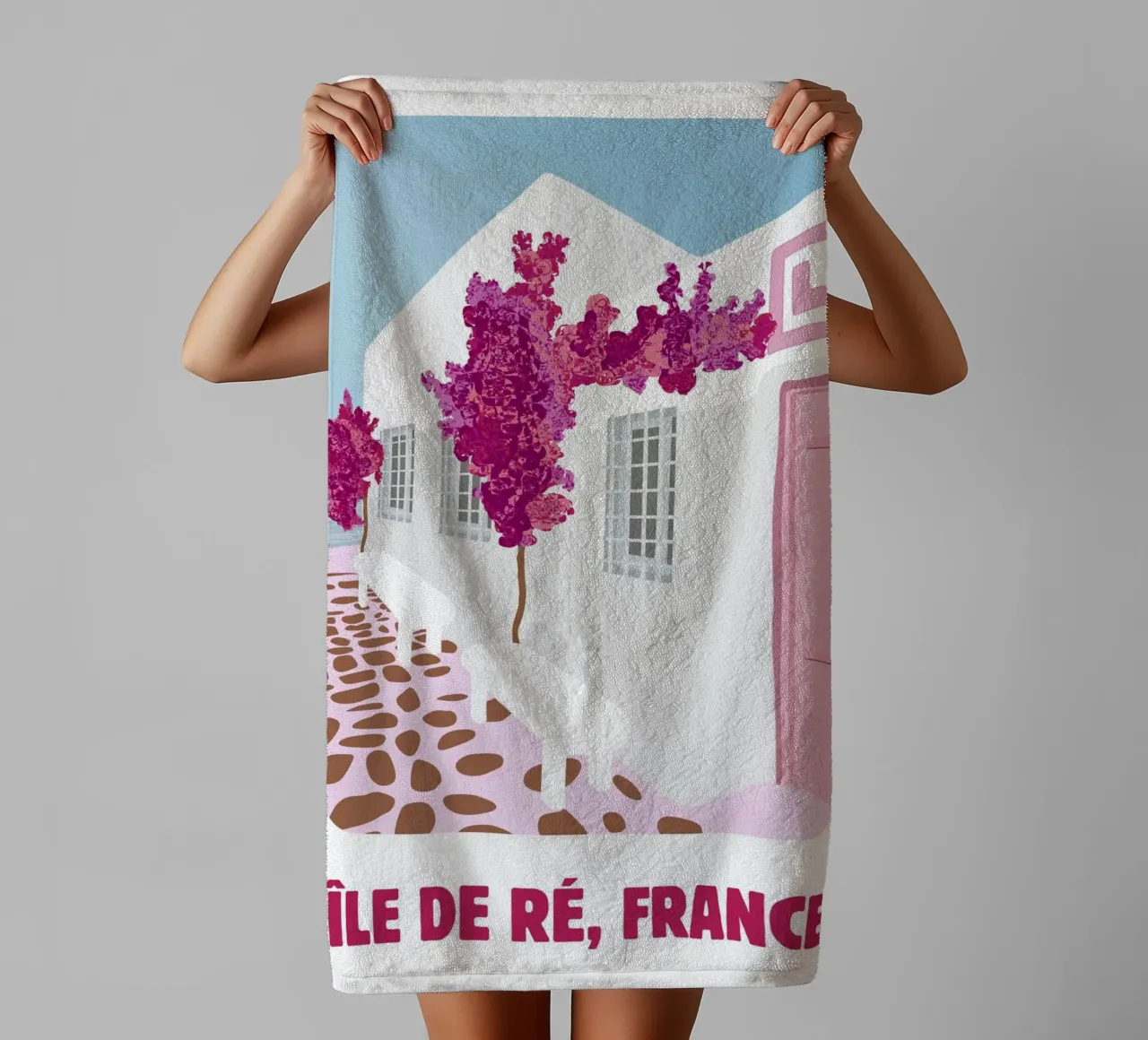 Poster di viaggio dell'Île de Ré - Bougainvillea rosa e case bianche asciugamano da bagno da NorwesClub