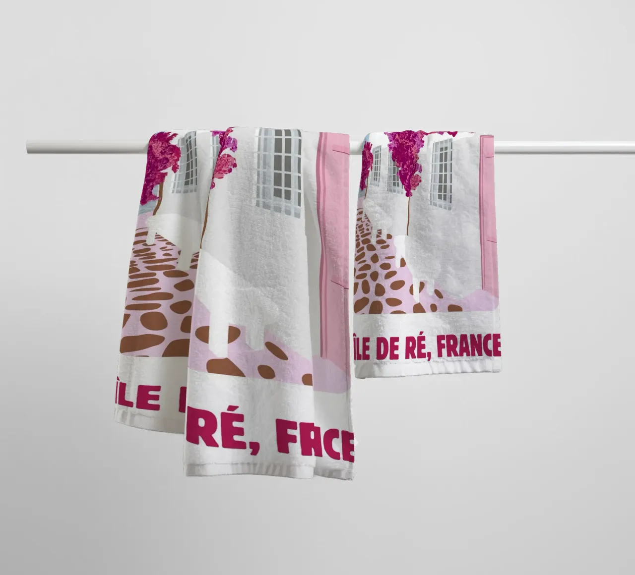 Poster di viaggio dell'Île de Ré - Bougainvillea rosa e case bianche asciugamano da bagno da NorwesClub