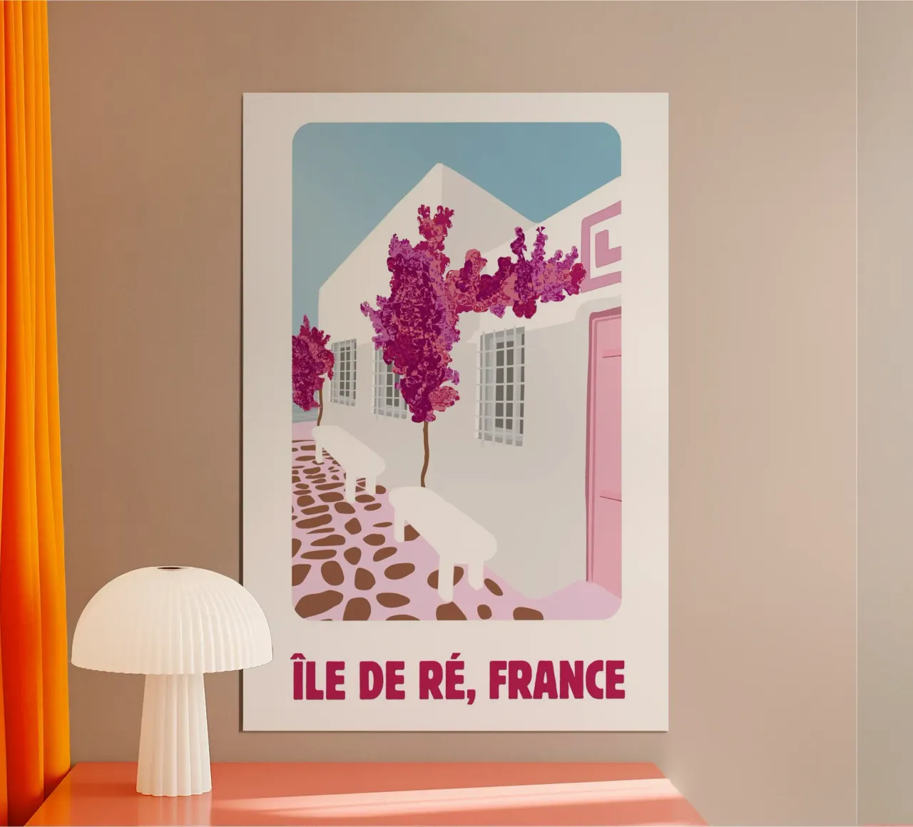 Poster di viaggio dell'Île de Ré - Bougainvillea rosa e case bianche carta hahnemühle da NorwesClub