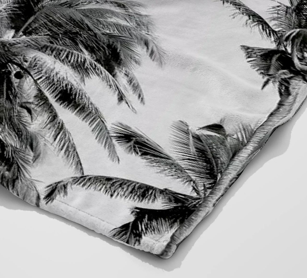 Palm Trees On The Beach 3 coperta in pile da Victoria Frost