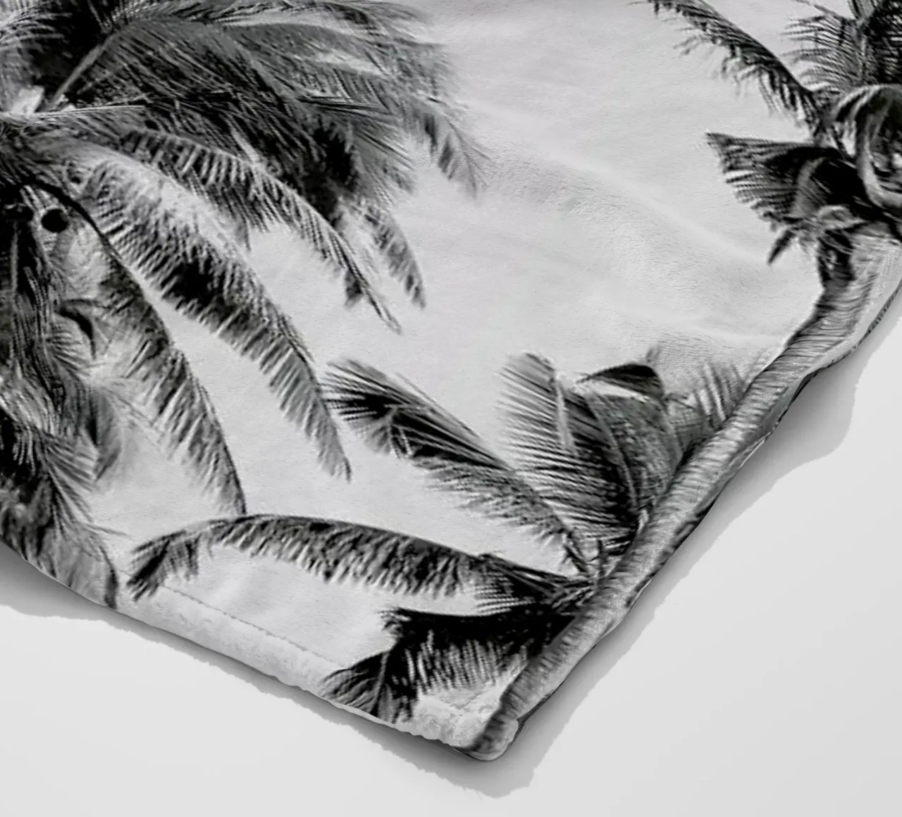 Palm Trees On The Beach 3 coperta in pile da Victoria Frost
