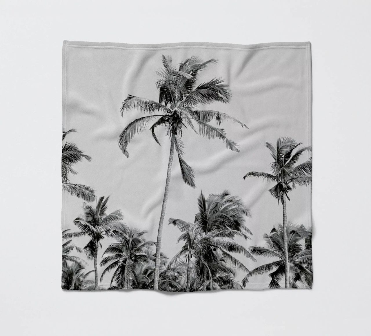 Palm Trees On The Beach 3 coperta in pile da Victoria Frost